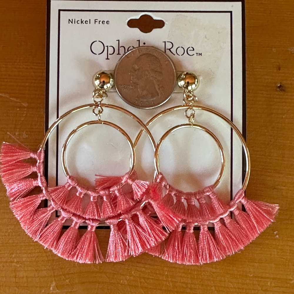 💥 $5 if bundled - Ophelia Roe Gold and Pink Tassel Hoop Earrings - Picture 3 of 5